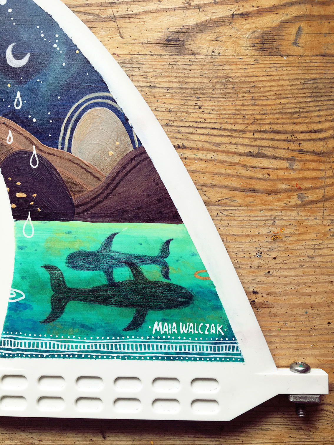 surf-art-on-longboard-surf-single-fin-by-maia-walczak